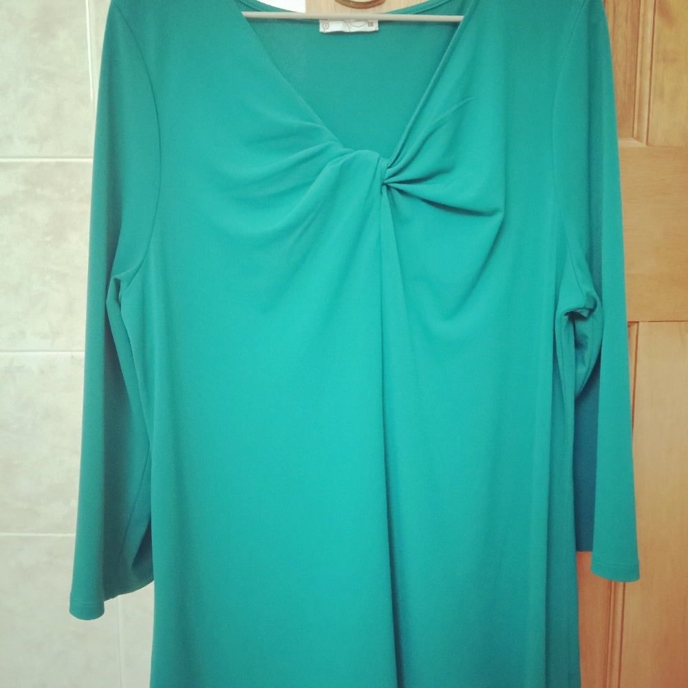 Target Emerald Green Top Size 18 - Picture 1 of 3